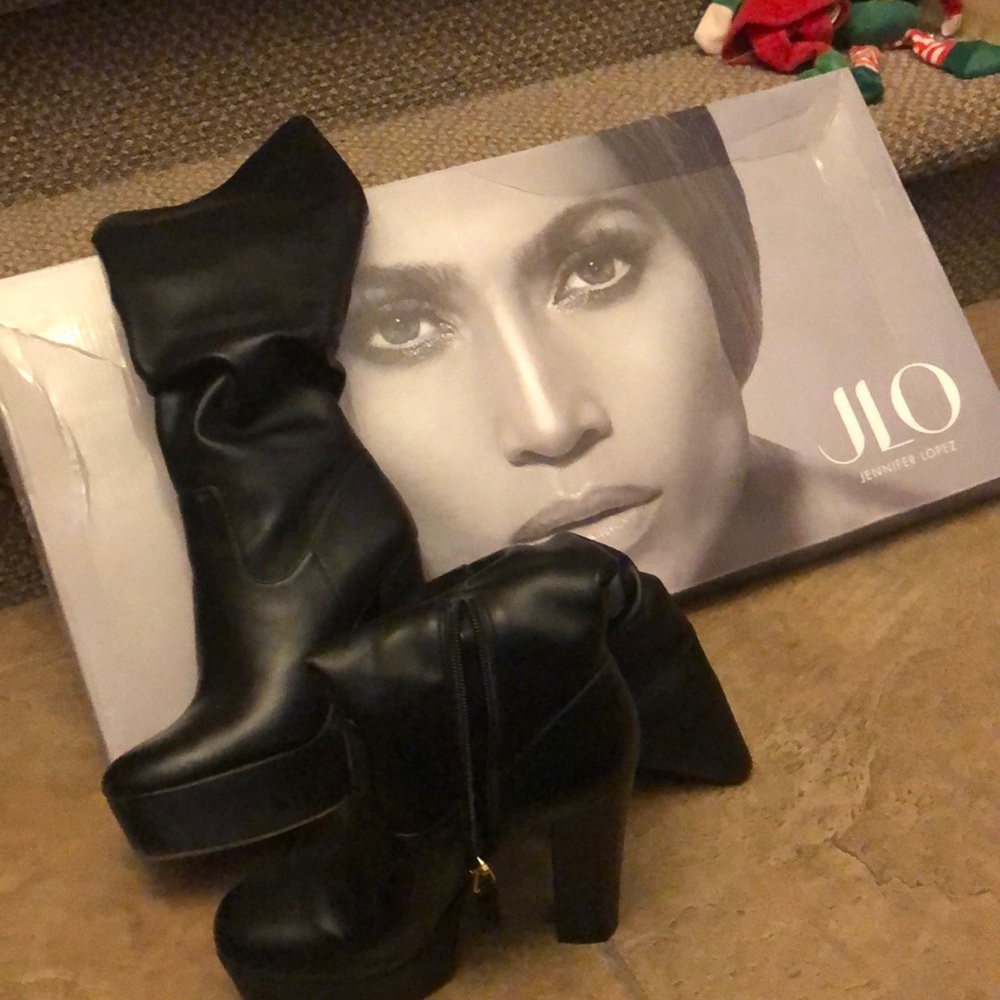 Hot black platform to the knee boots !